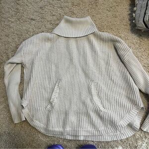 Michael Michael Kors beige cable knit turtleneck sweater size large